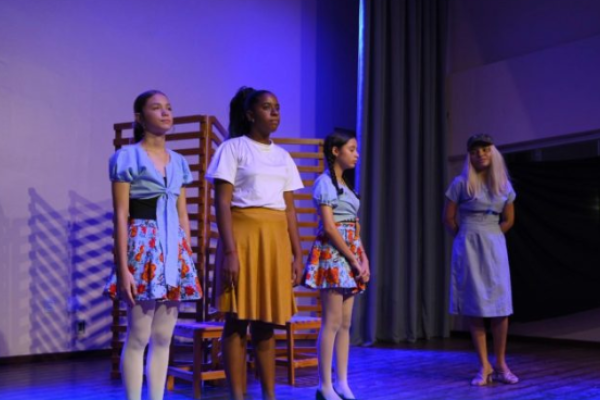  Escola Municipal de Teatro de Caxias realiza celebração cênica com apresentações de peças teatrais