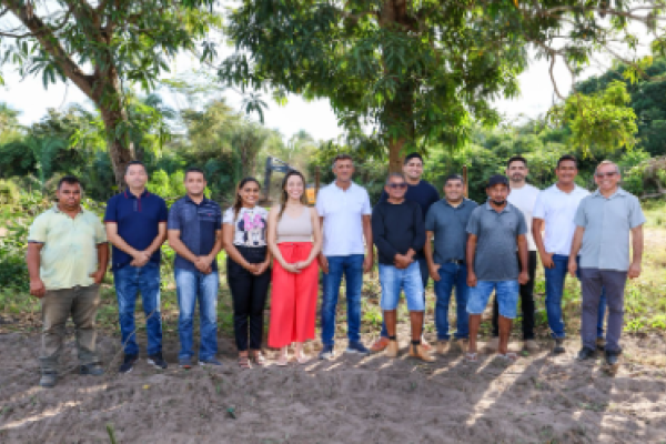  Prefeito Nonatinho dá início à construção de ginásio poliesportivo no povoado Mandacaru