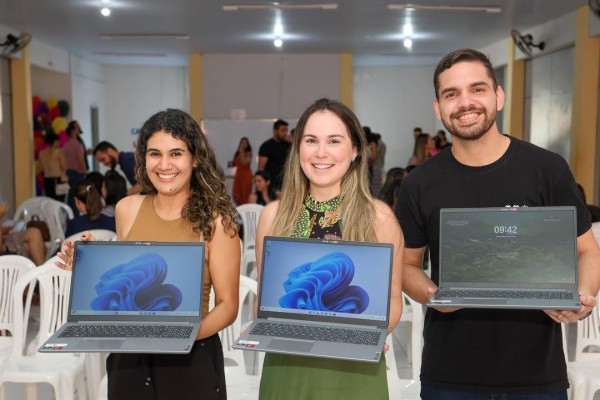  Prefeitura entrega novos Notebooks para equipes da saúde de Matões 