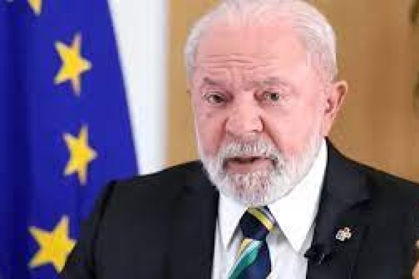  Lula em Procedimento Médico Urgente: Cirurgia no Quadril