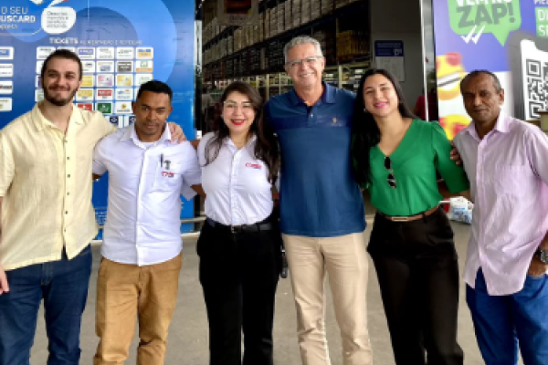 Secretário de Governo Arthur Quirino fortalece parceria com supermercado Mateus em Caxias