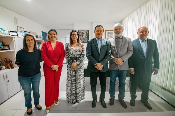  Deputada Abigail e prefeito Rigo Teles visitam UEMA de Barra do Corda e solicitam novos cursos para o município 