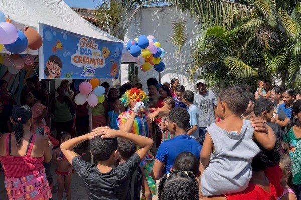  Vereador Durval realiza tradicional festa das crianças em sua residência, em Caxias