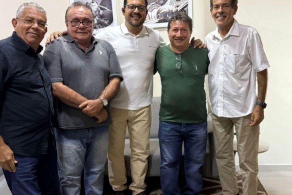  Dr. Orlando consolida liderança e recebe apoio de grandes nomes da política em São Luís 