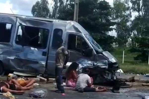  Acidente grave na BR-226 deixa passageiros gravemente feridos na zona rural de Caxias 