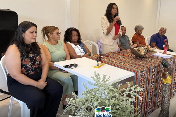  Prefeita Lacerda participa de 2ª conferência sobre igualdade e democracia: reparação e justiça racial em São João do Sóter